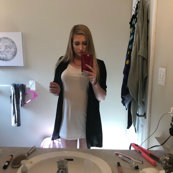 Meet your Posher, Ava - Picture 1 of 1